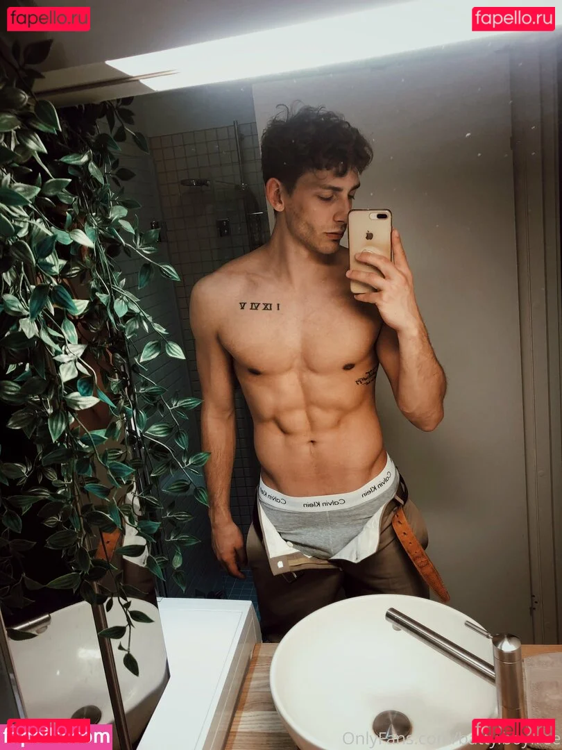 battyboyfree Onlyfans Photo Gallery 