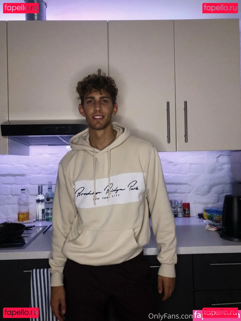 battyboyfree Onlyfans Photo Gallery 