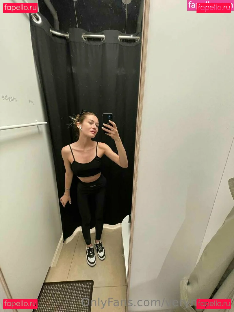 veryniceice Onlyfans Photo Gallery 