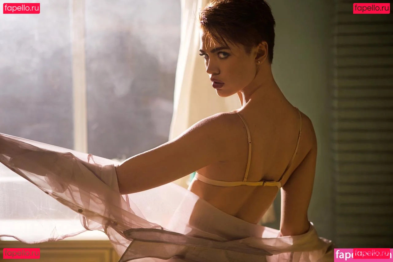 Britt Linn Onlyfans Photo Gallery 