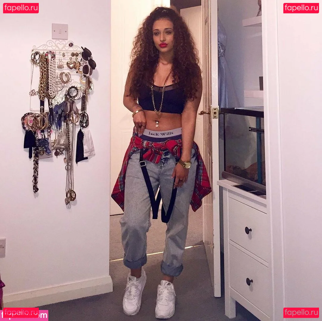 Sarah Malcolm Onlyfans Photo Gallery 