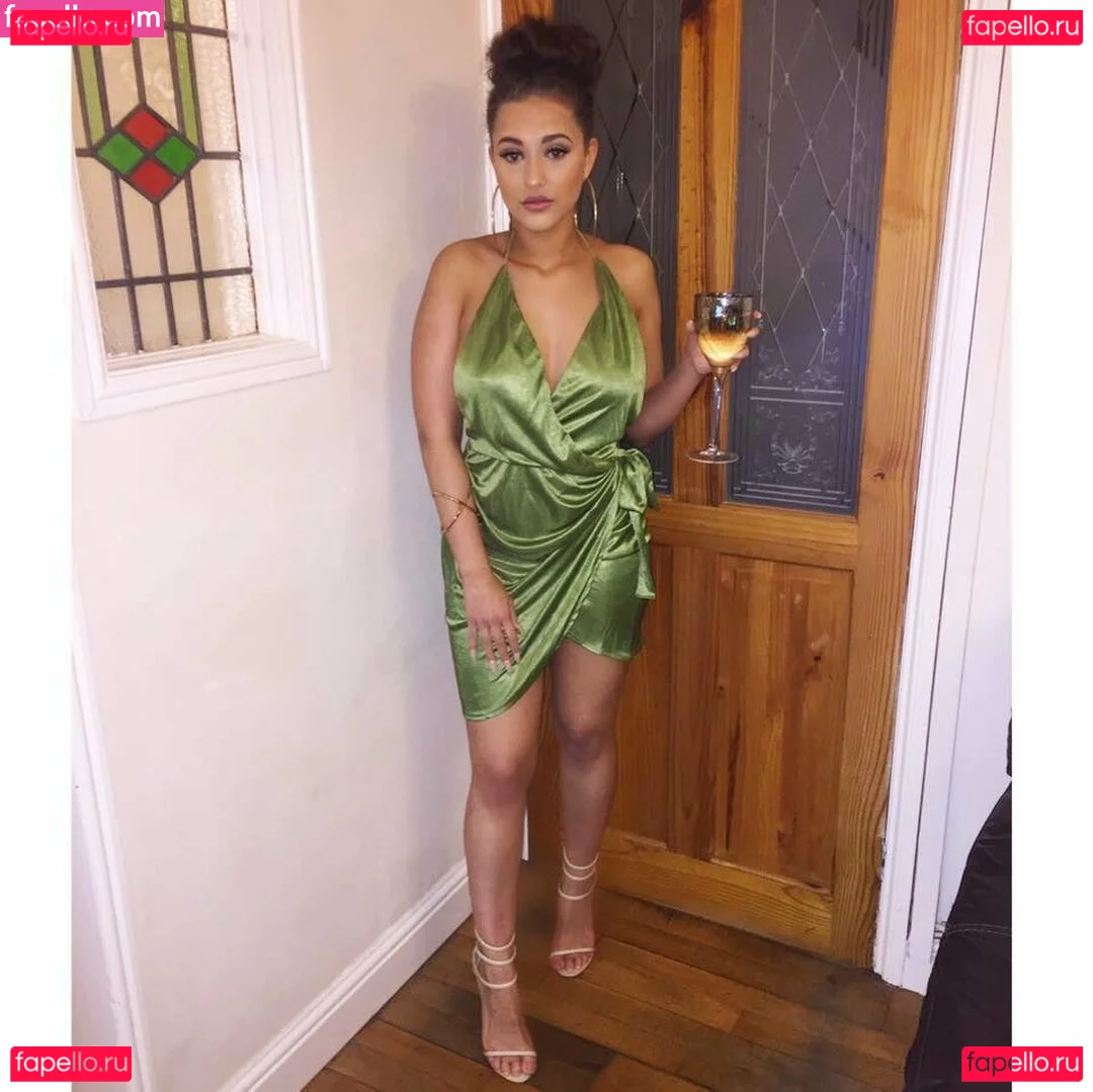 Sarah Malcolm Onlyfans Photo Gallery 