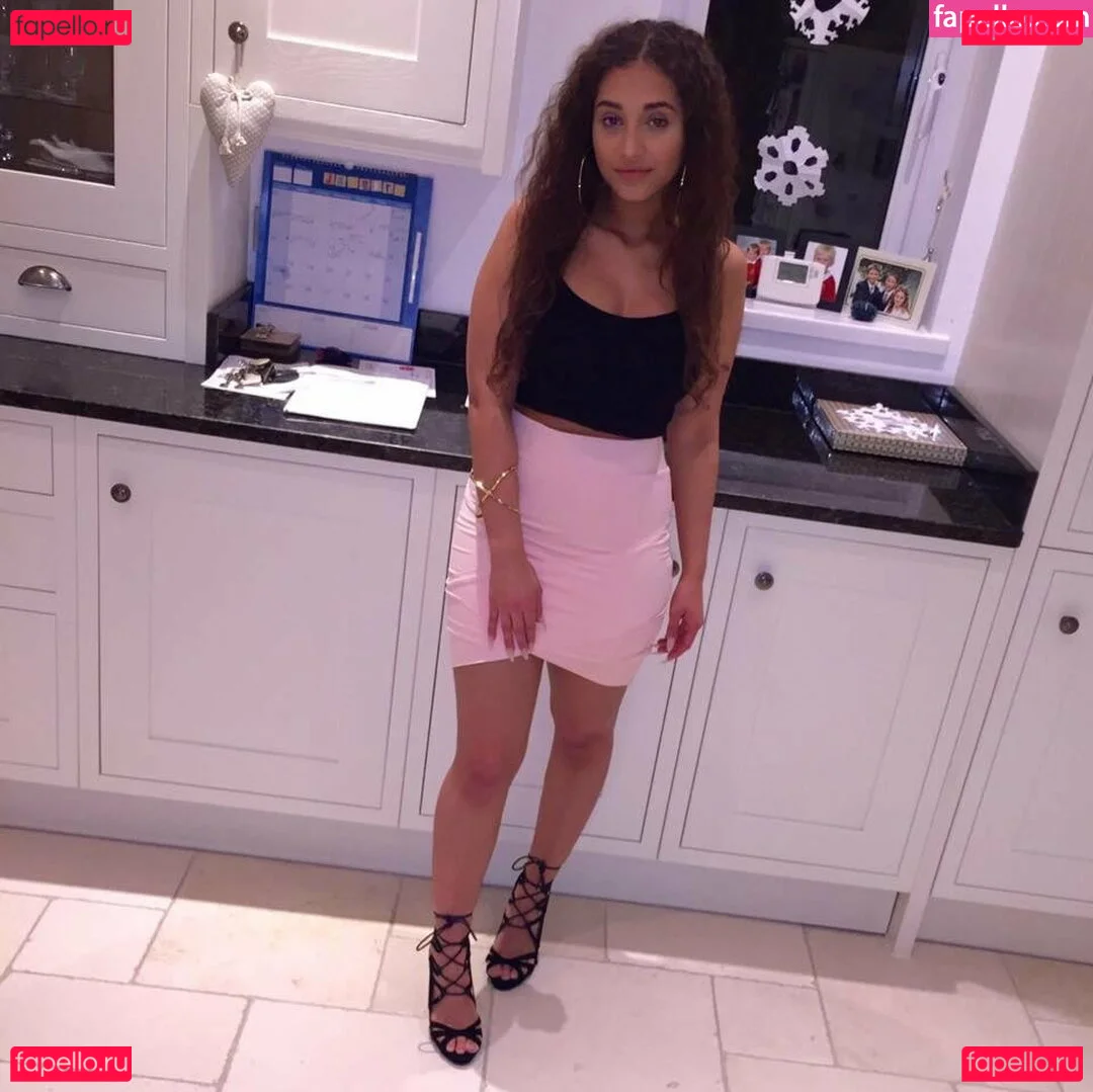 Sarah Malcolm Onlyfans Photo Gallery 