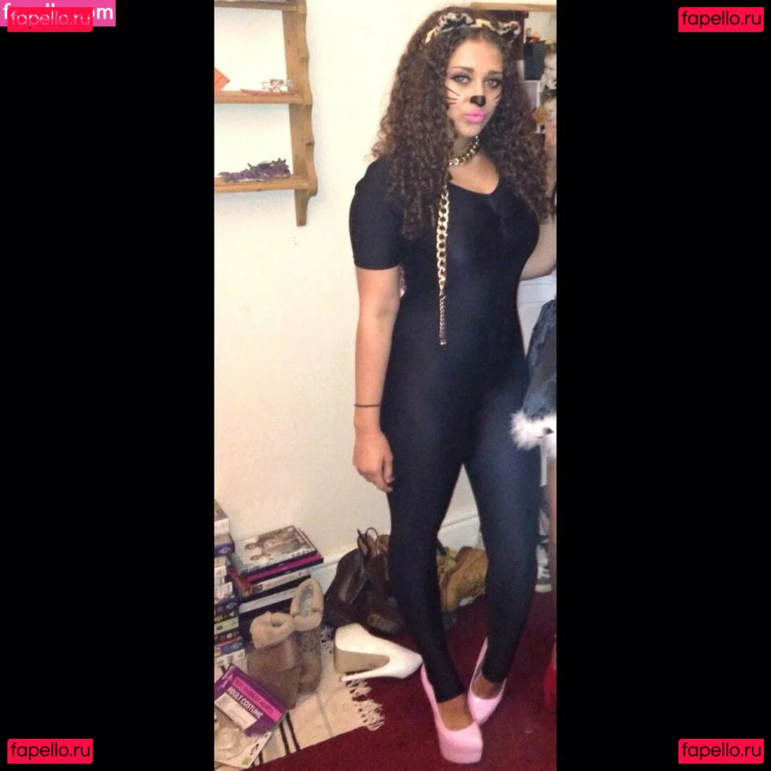 Sarah Malcolm Onlyfans Photo Gallery 