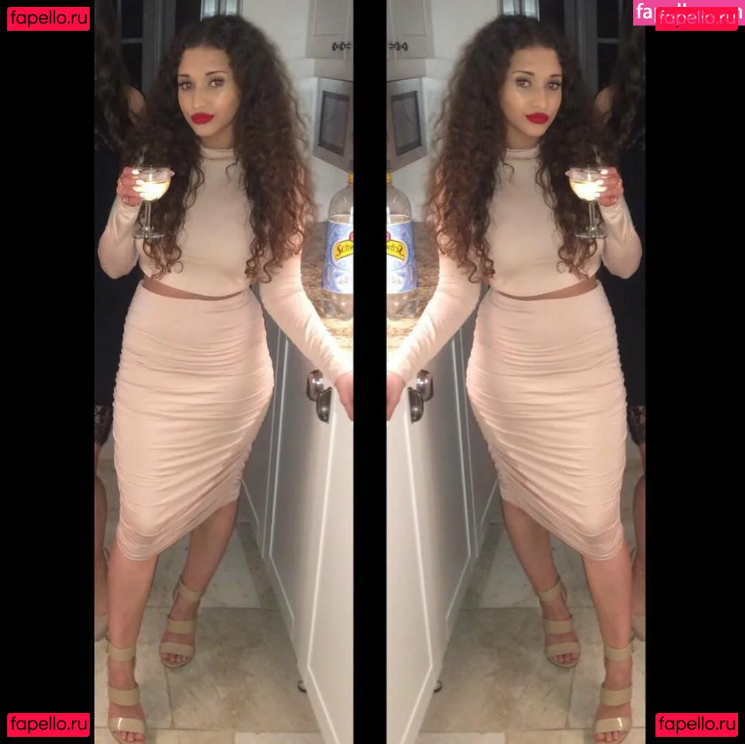 Sarah Malcolm Onlyfans Photo Gallery 