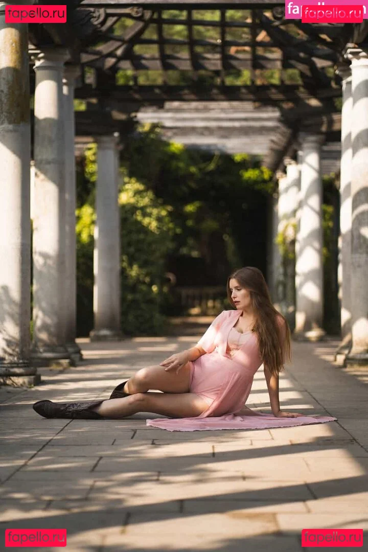 Jade Lyon Onlyfans Photo Gallery 