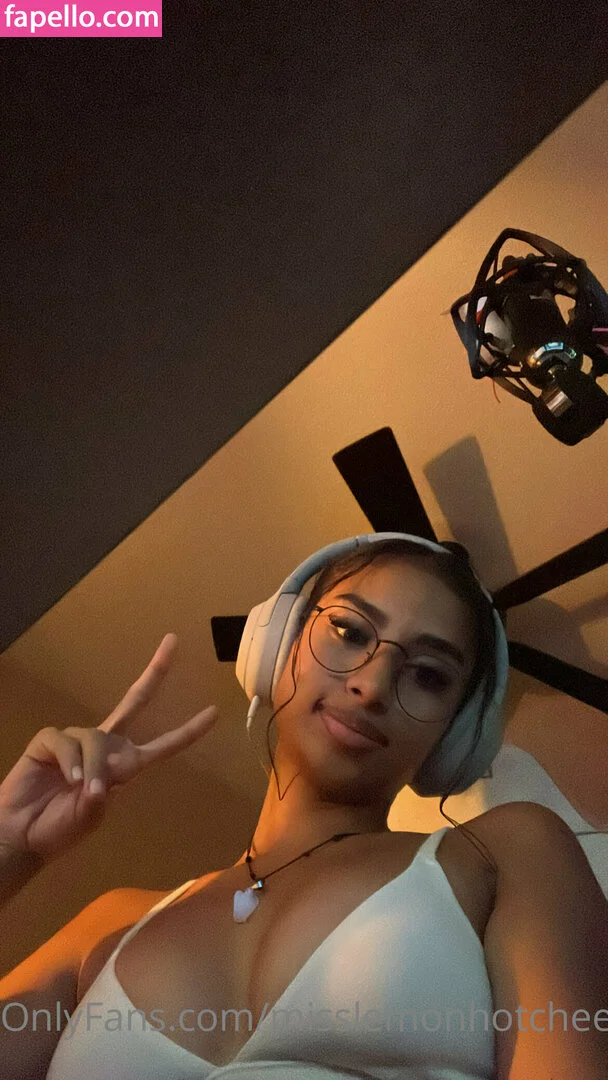 theultimatedeciever Onlyfans Photo Gallery 