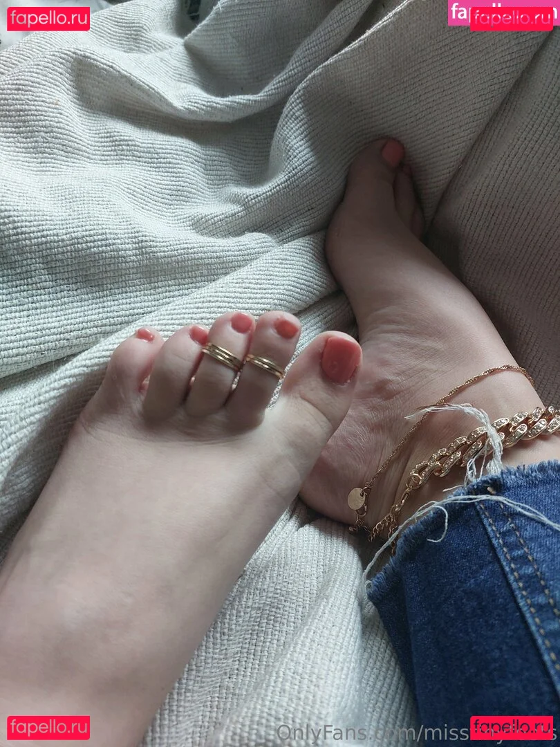 misstinyfeets Onlyfans Photo Gallery 
