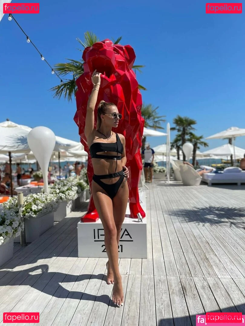 lilycatvip Onlyfans Photo Gallery 