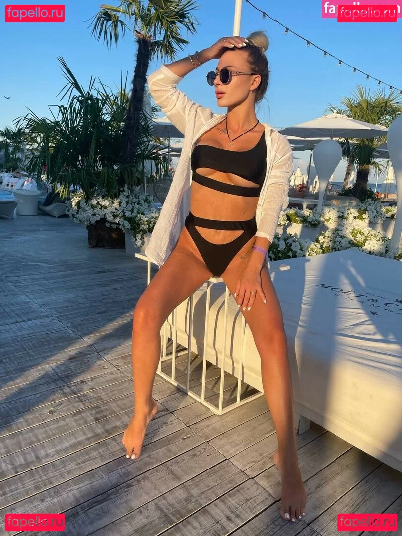 lilycatvip Onlyfans Photo Gallery 