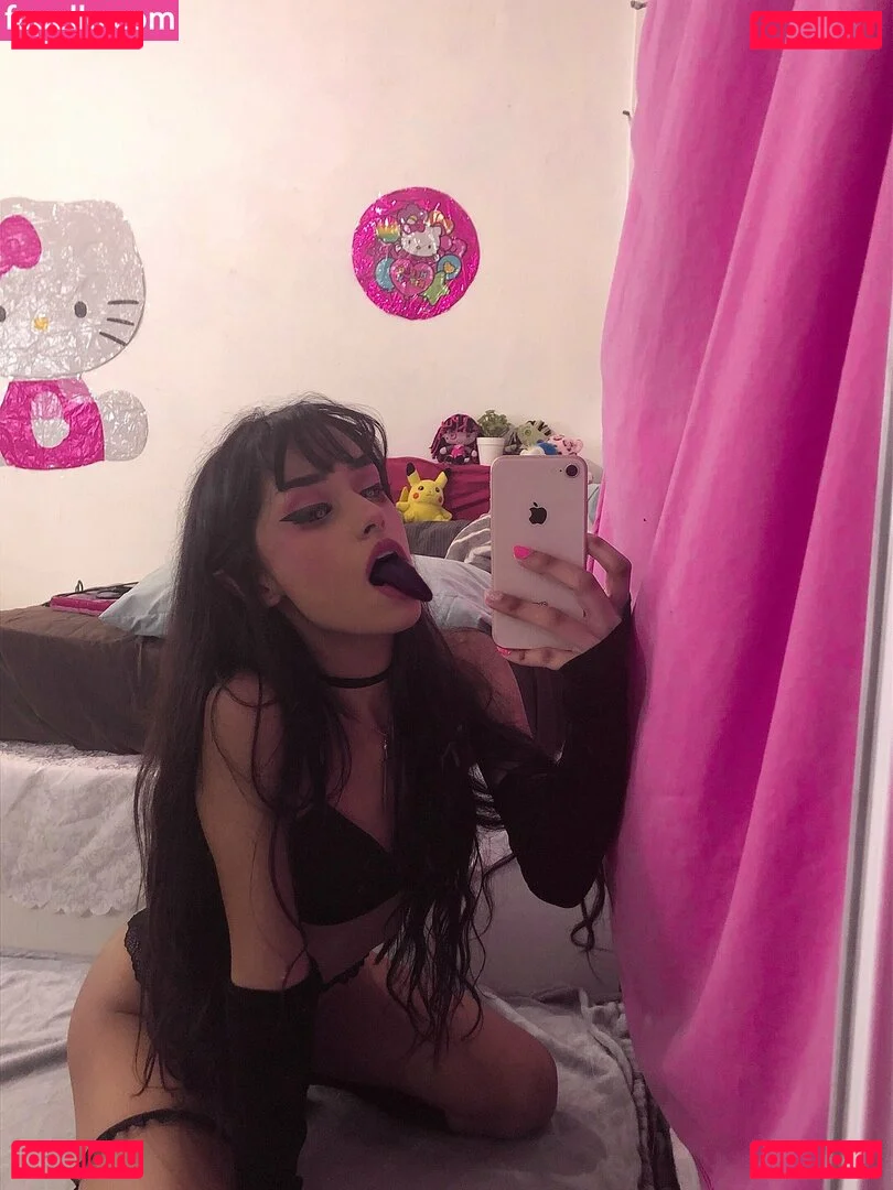 d0llgrim Onlyfans Photo Gallery 