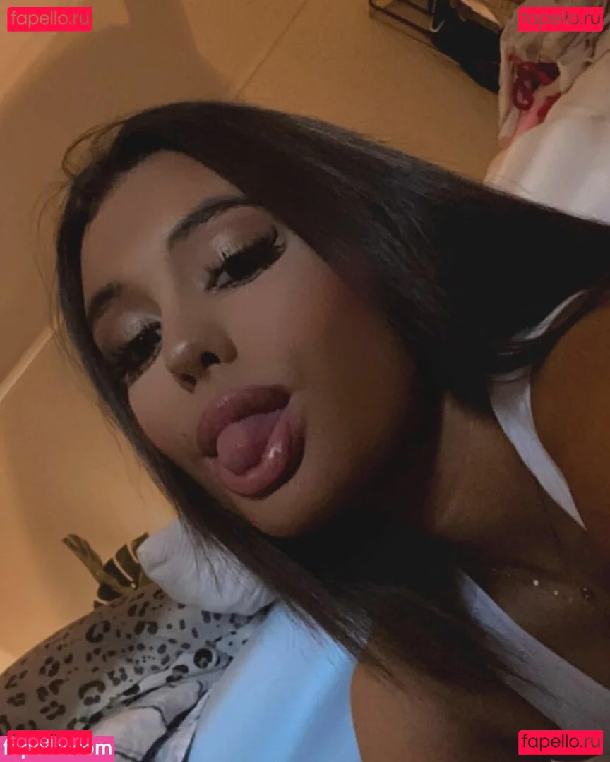 loochibabi Onlyfans Photo Gallery 