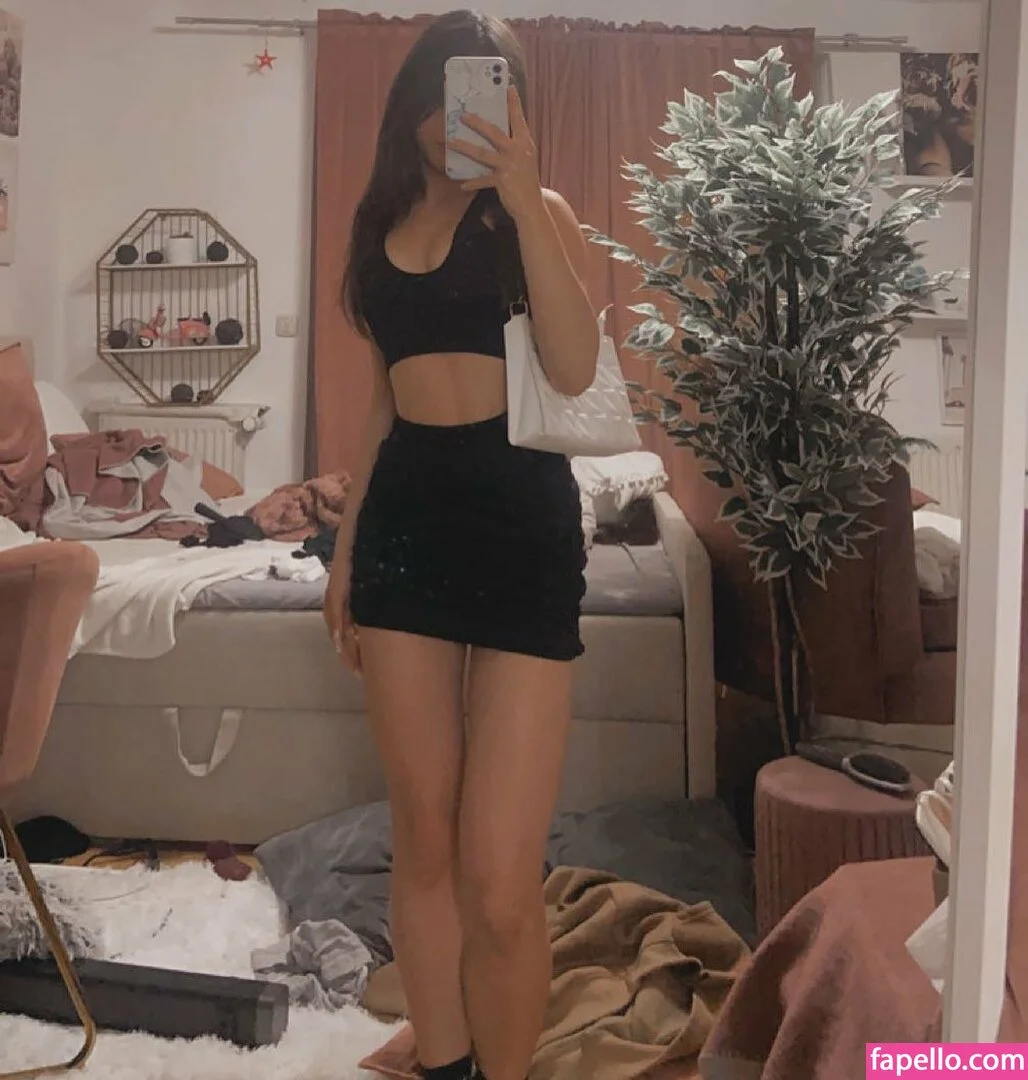 Doreengnadi Onlyfans Photo Gallery 