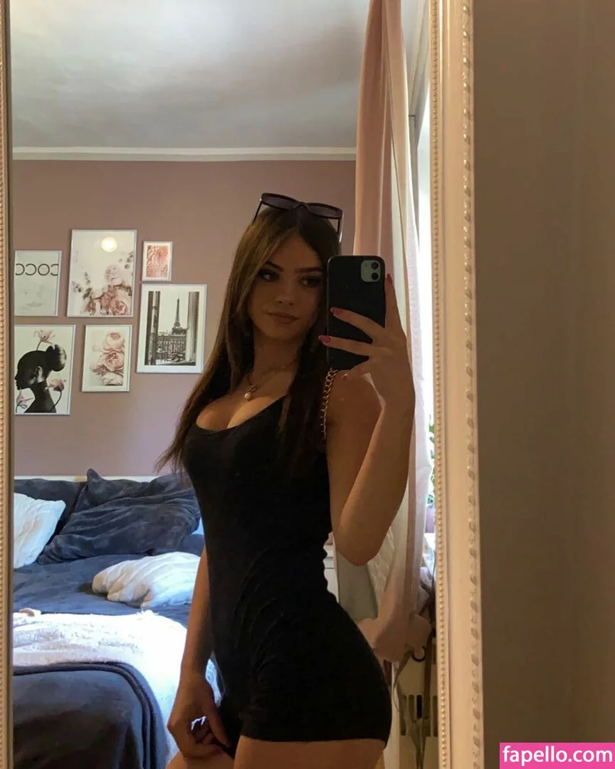 Doreengnadi Onlyfans Photo Gallery 