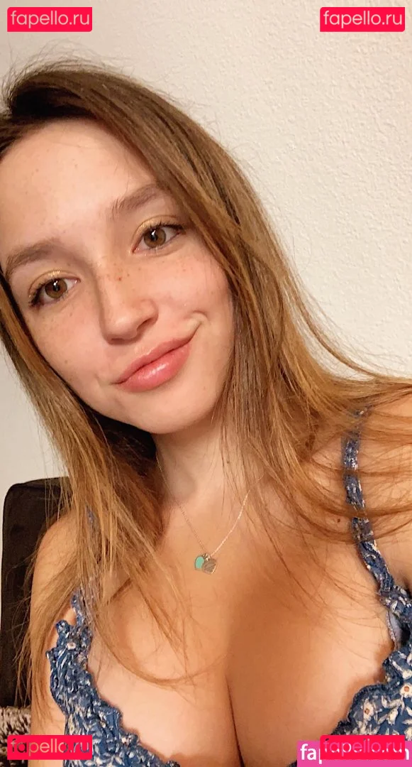 Chlotobin Onlyfans Photo Gallery 