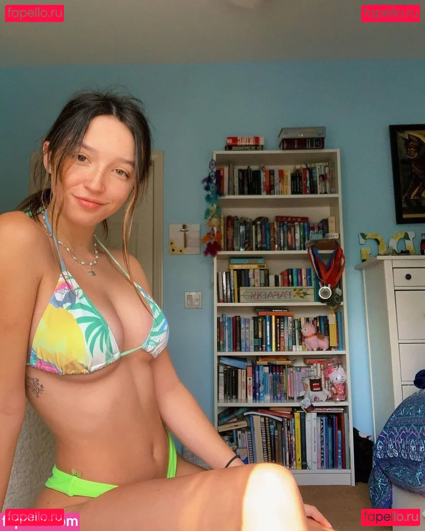 Chlotobin Onlyfans Photo Gallery 