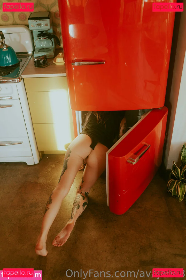 avajane8 Onlyfans Photo Gallery 