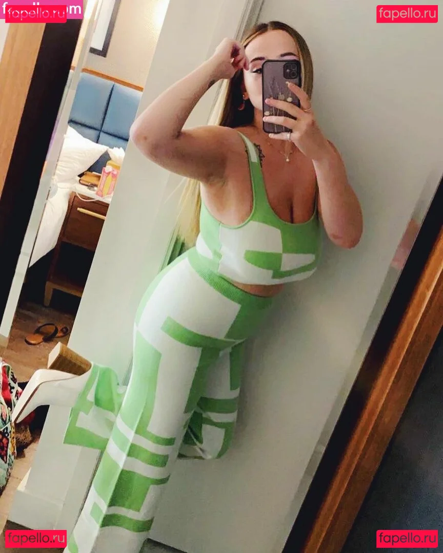 Autumn Lee Onlyfans Photo Gallery 