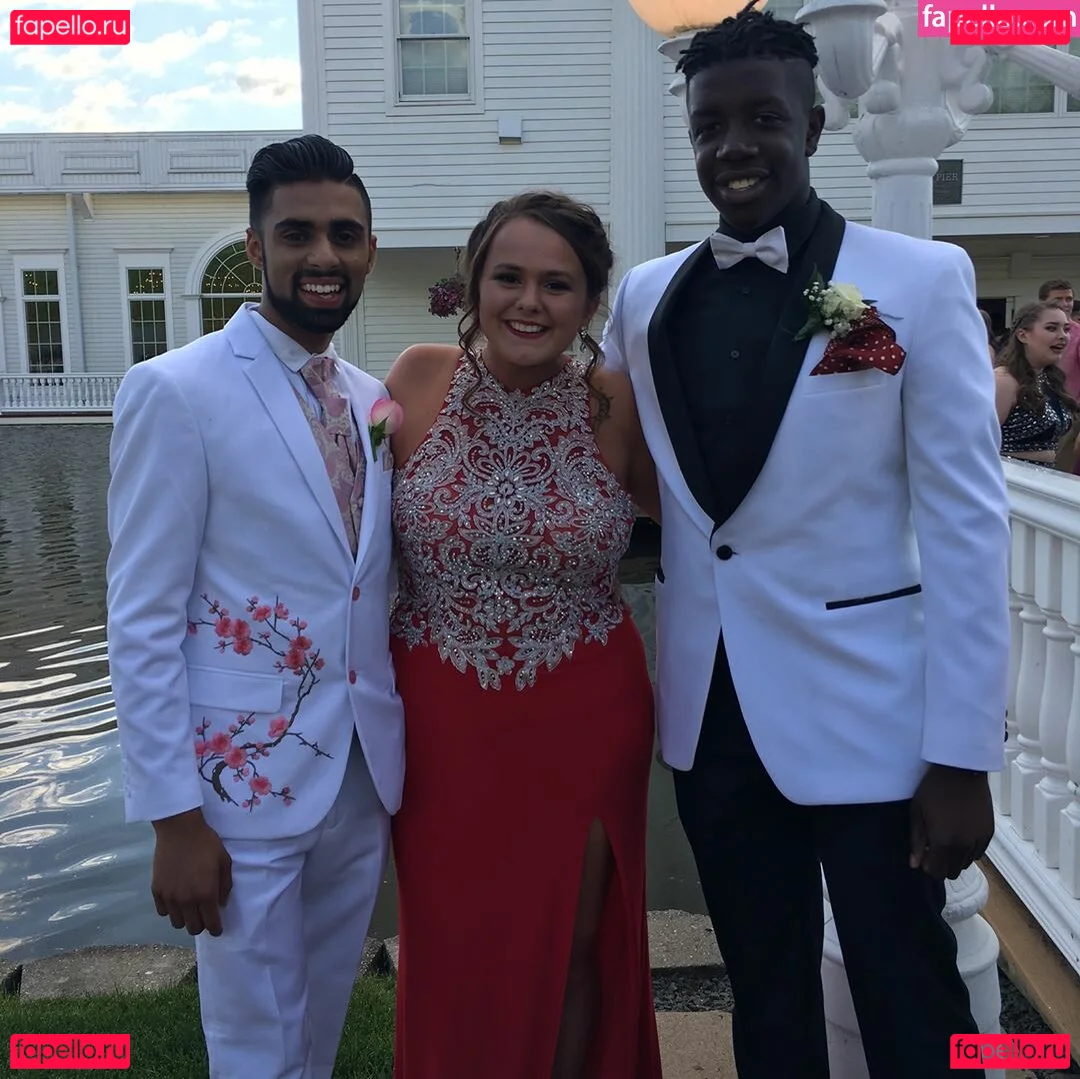 Autumn Lee Onlyfans Photo Gallery 