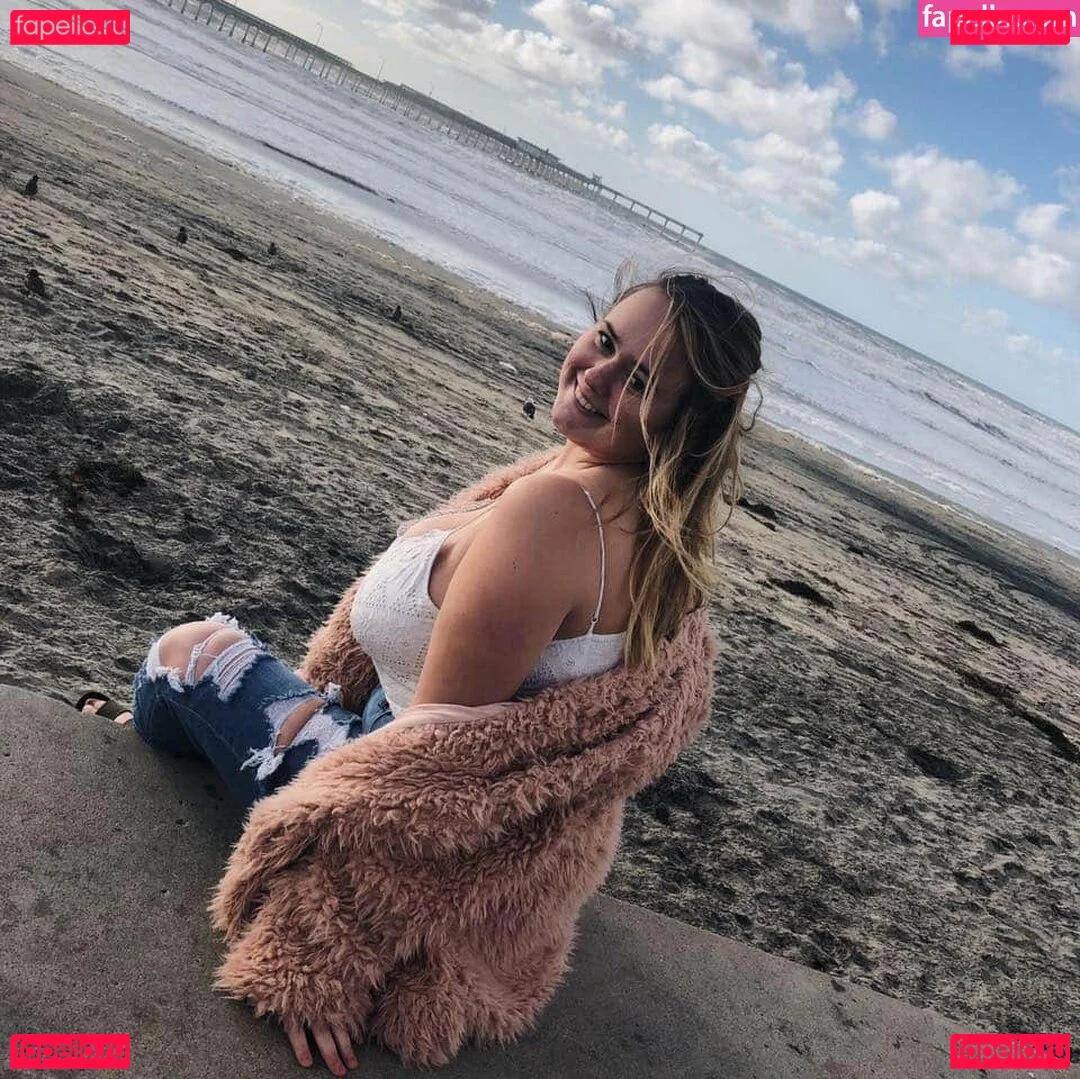 Autumn Lee Onlyfans Photo Gallery 