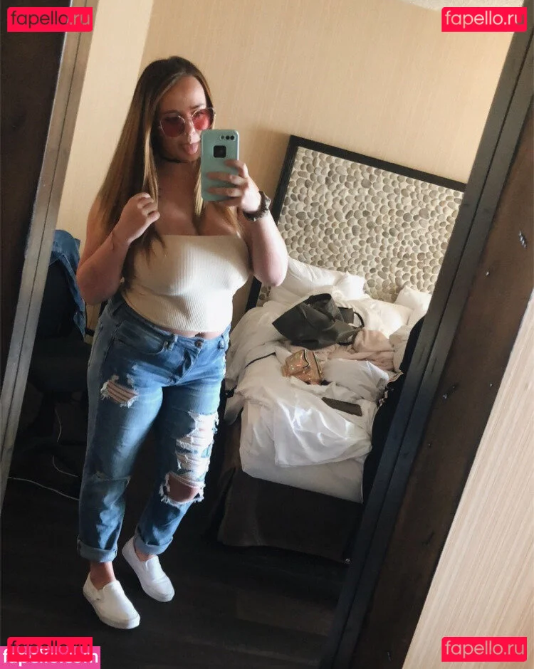 Autumn Lee Onlyfans Photo Gallery 