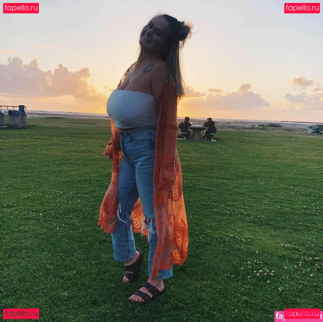 Autumn Lee Onlyfans Photo Gallery 