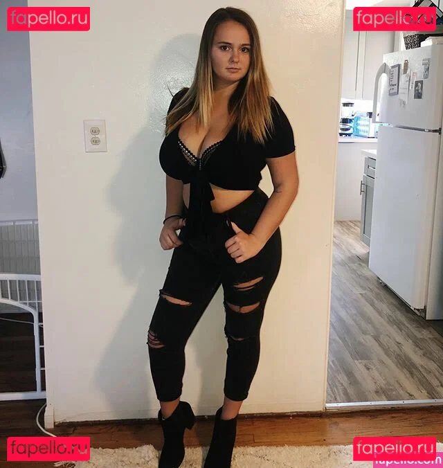 Autumn Lee Onlyfans Photo Gallery 