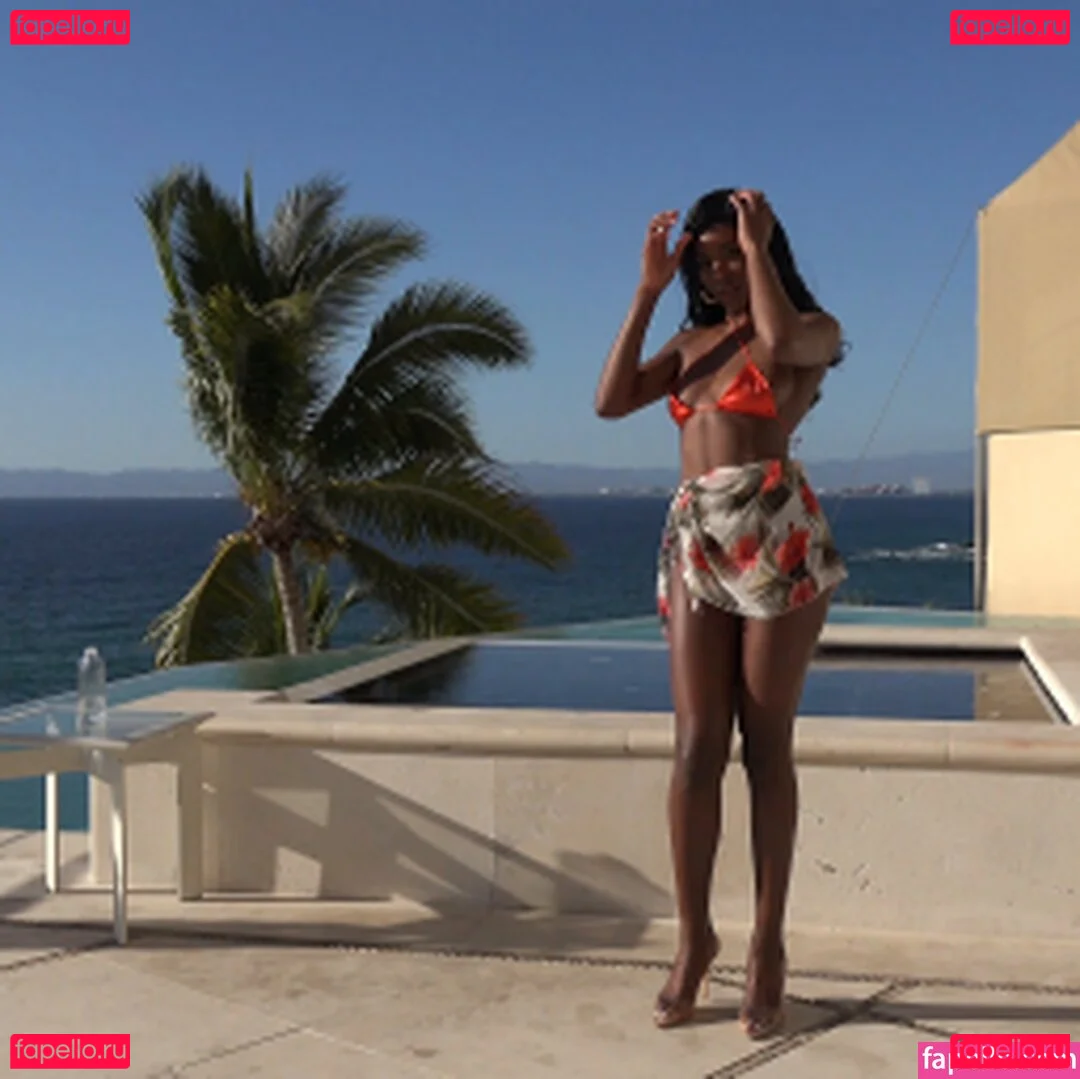 InTheCrack Onlyfans Photo Gallery 