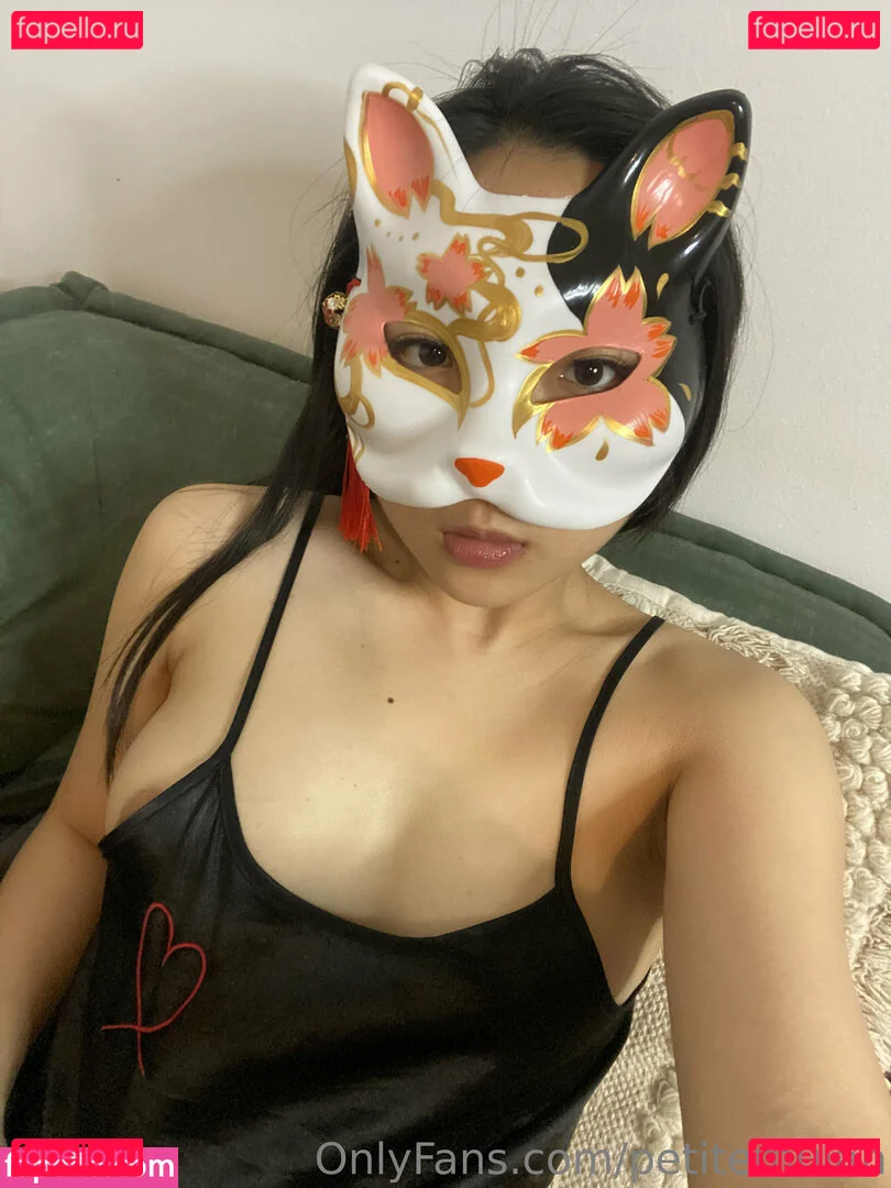 petitemulan Onlyfans Photo Gallery 