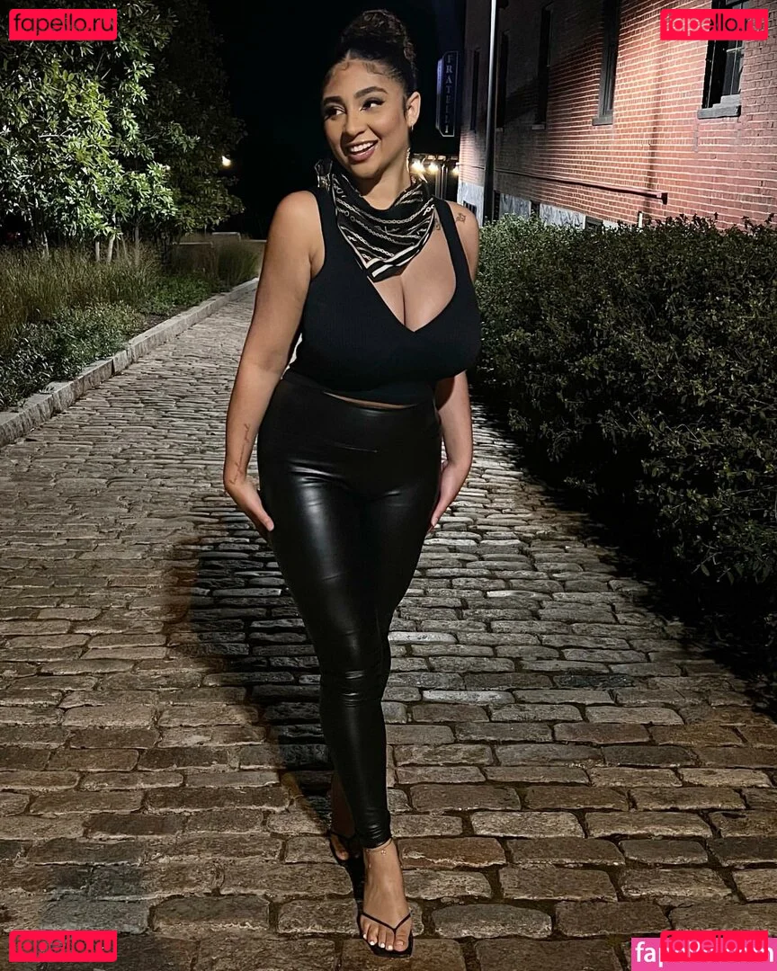 Taylor Loving Onlyfans Photo Gallery 