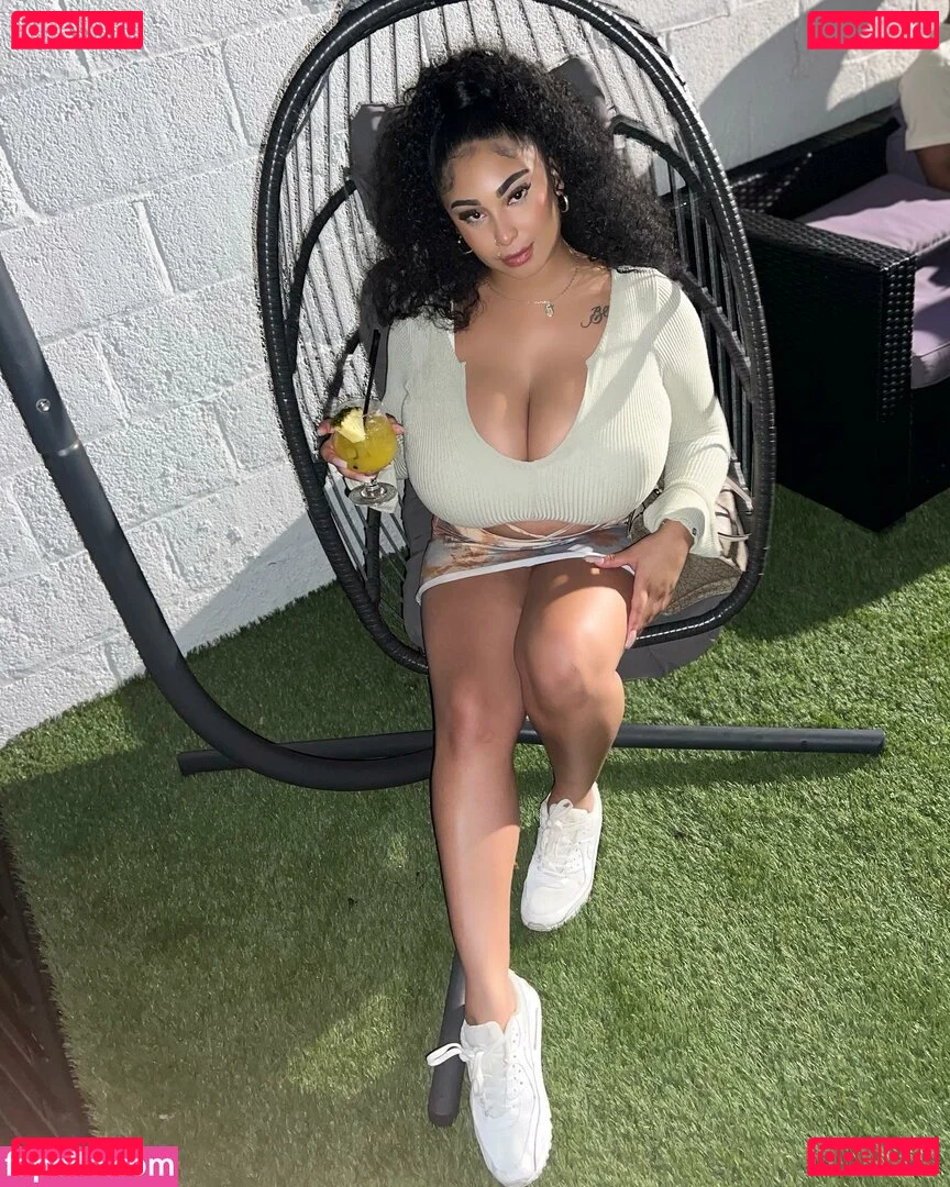 Taylor Loving Onlyfans Photo Gallery 