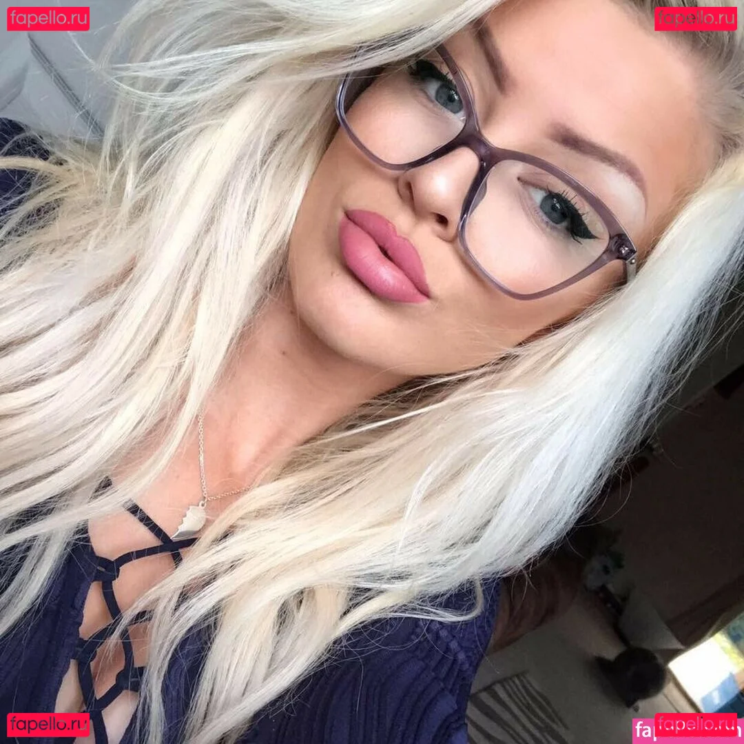 Xcandylashes Onlyfans Photo Gallery 