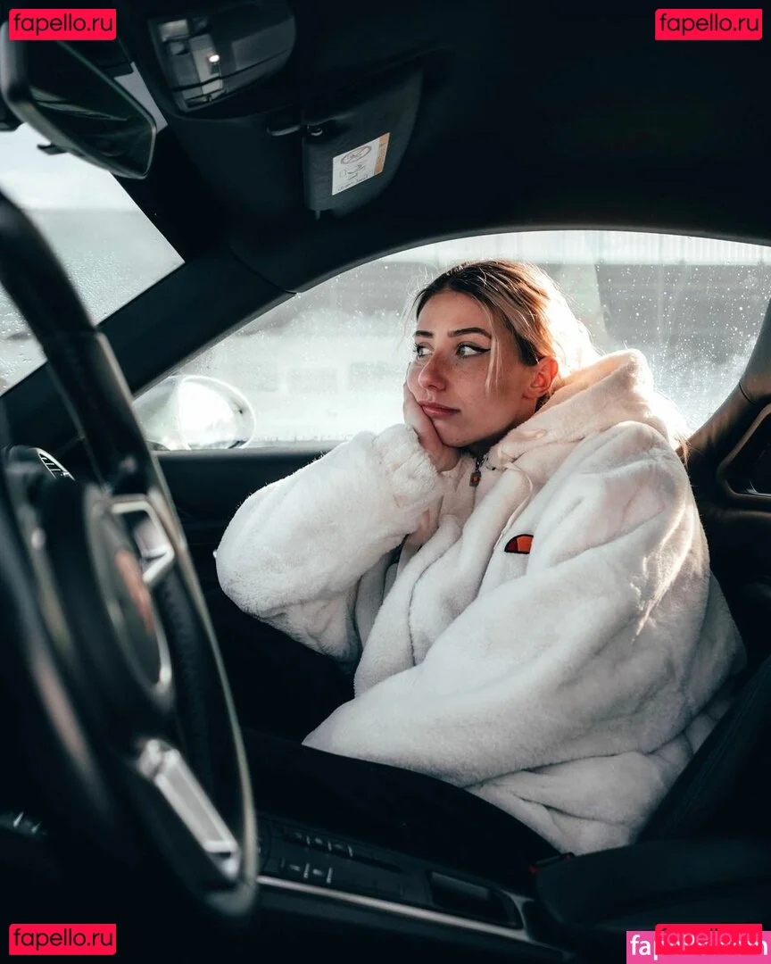 veylaneey Onlyfans Photo Gallery 