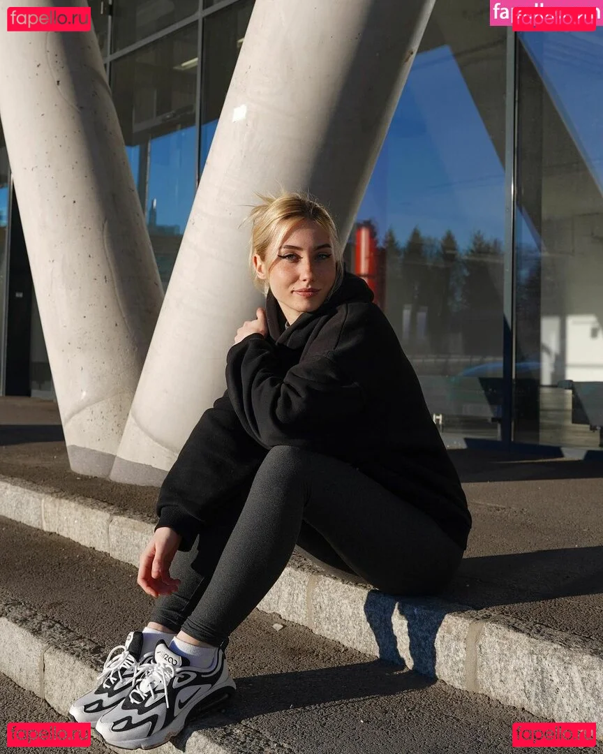 veylaneey Onlyfans Photo Gallery 