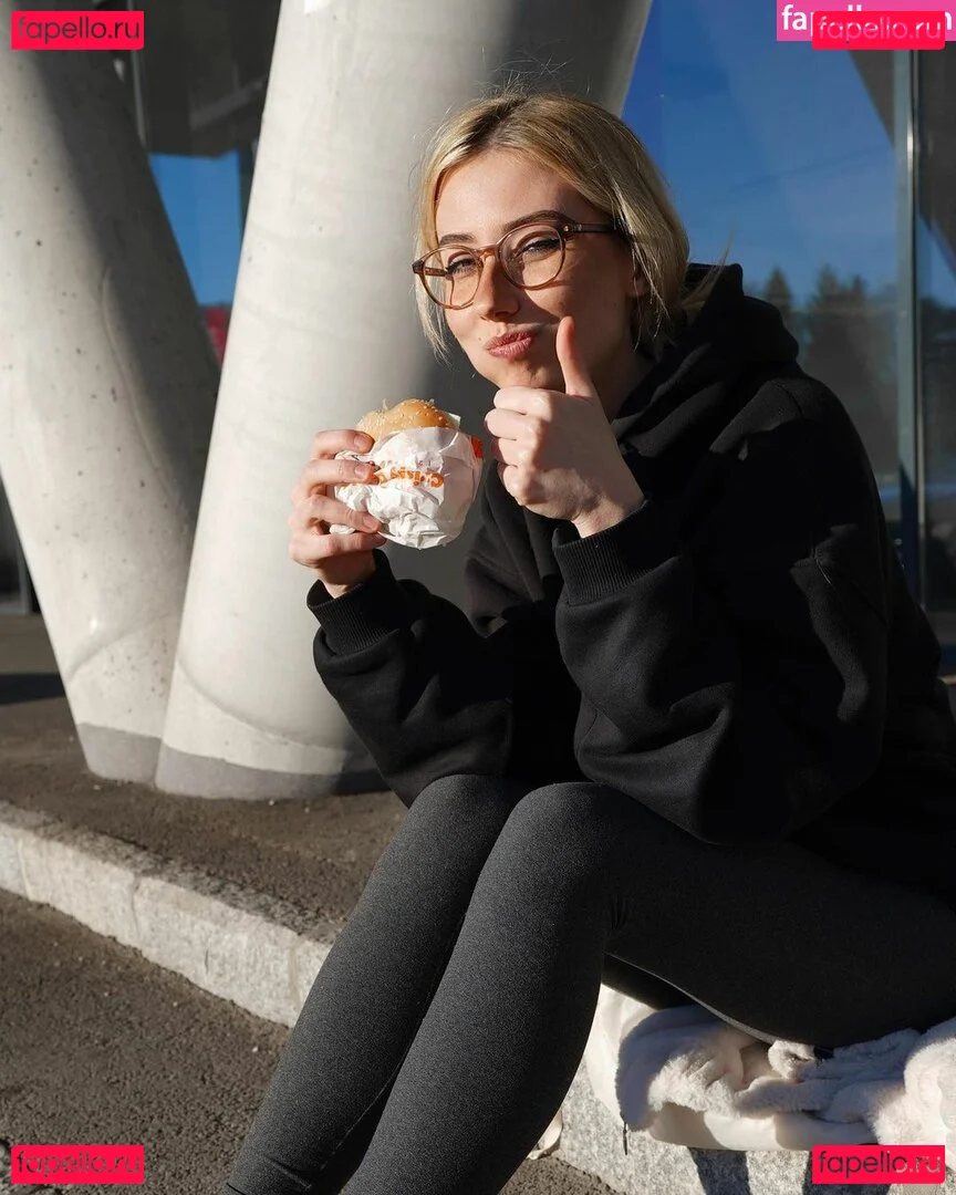 veylaneey Onlyfans Photo Gallery 