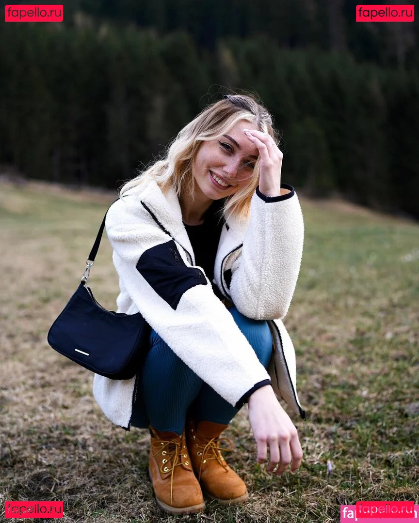 veylaneey Onlyfans Photo Gallery 