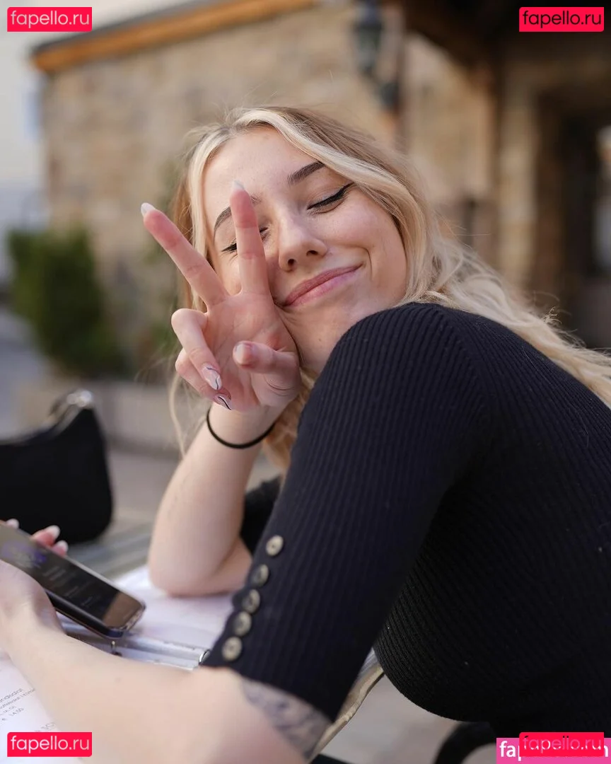 veylaneey Onlyfans Photo Gallery 