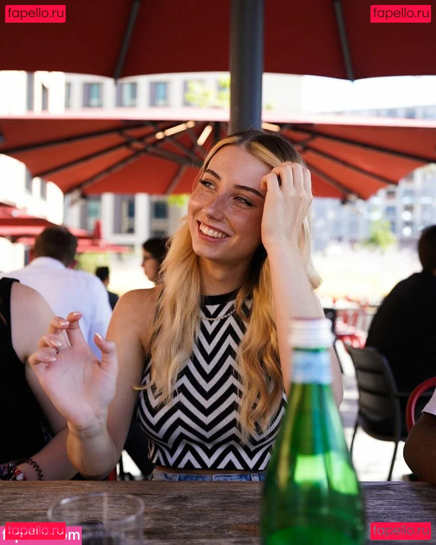 veylaneey Onlyfans Photo Gallery 