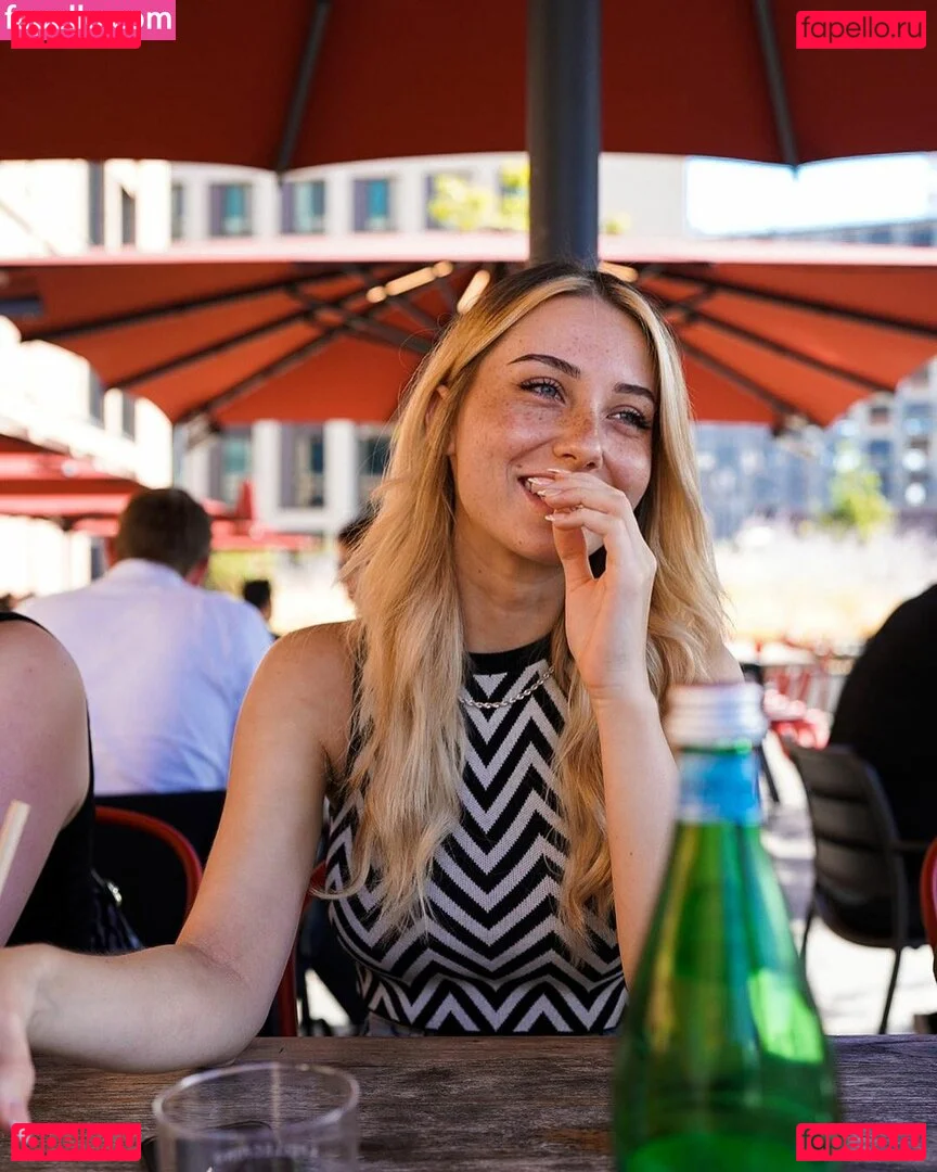 veylaneey Onlyfans Photo Gallery 