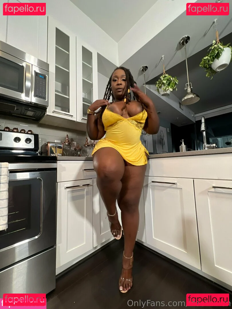 freethixen Onlyfans Photo Gallery 