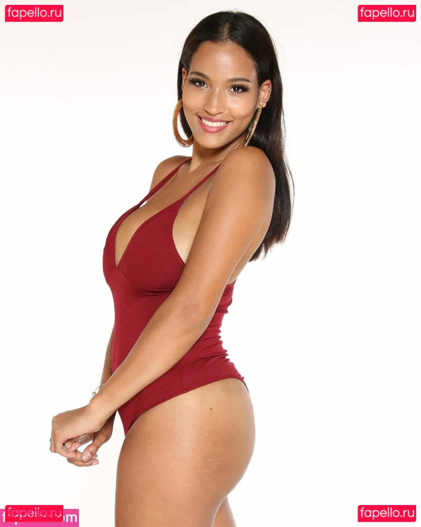 Jinna Cabrera Onlyfans Photo Gallery 