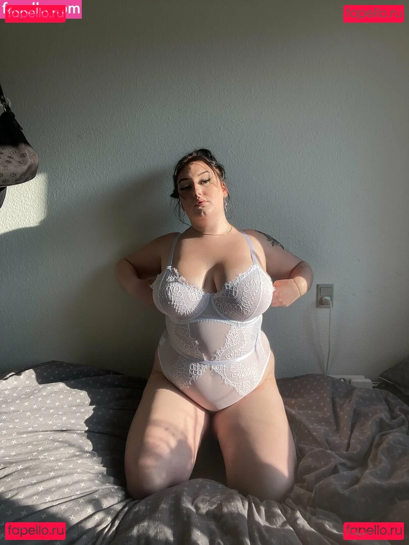 Chelsea Nielsen Onlyfans Photo Gallery 