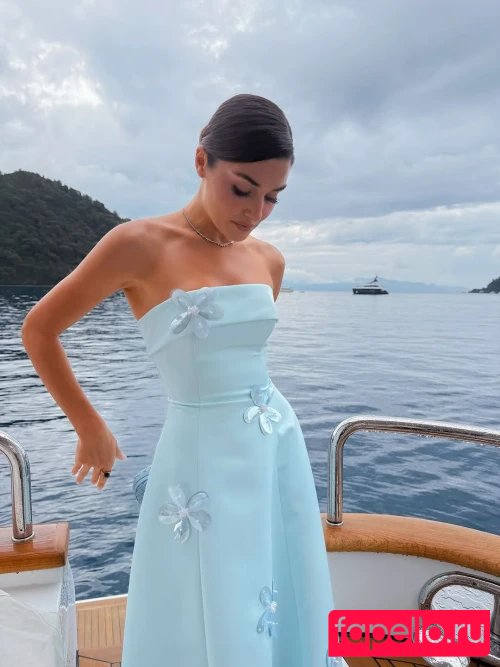 Hande Ercel Onlyfans Photo Gallery 