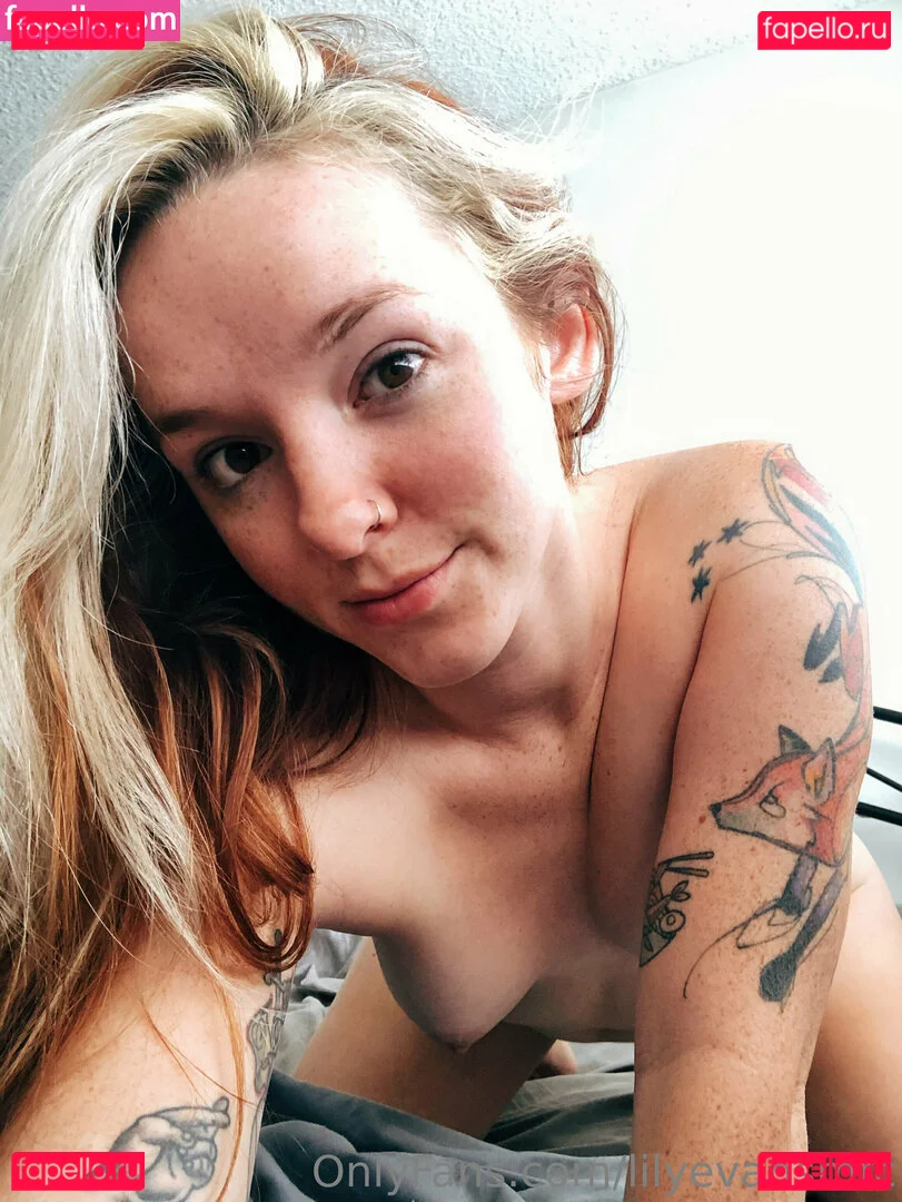 LilyEvans Onlyfans Photo Gallery 