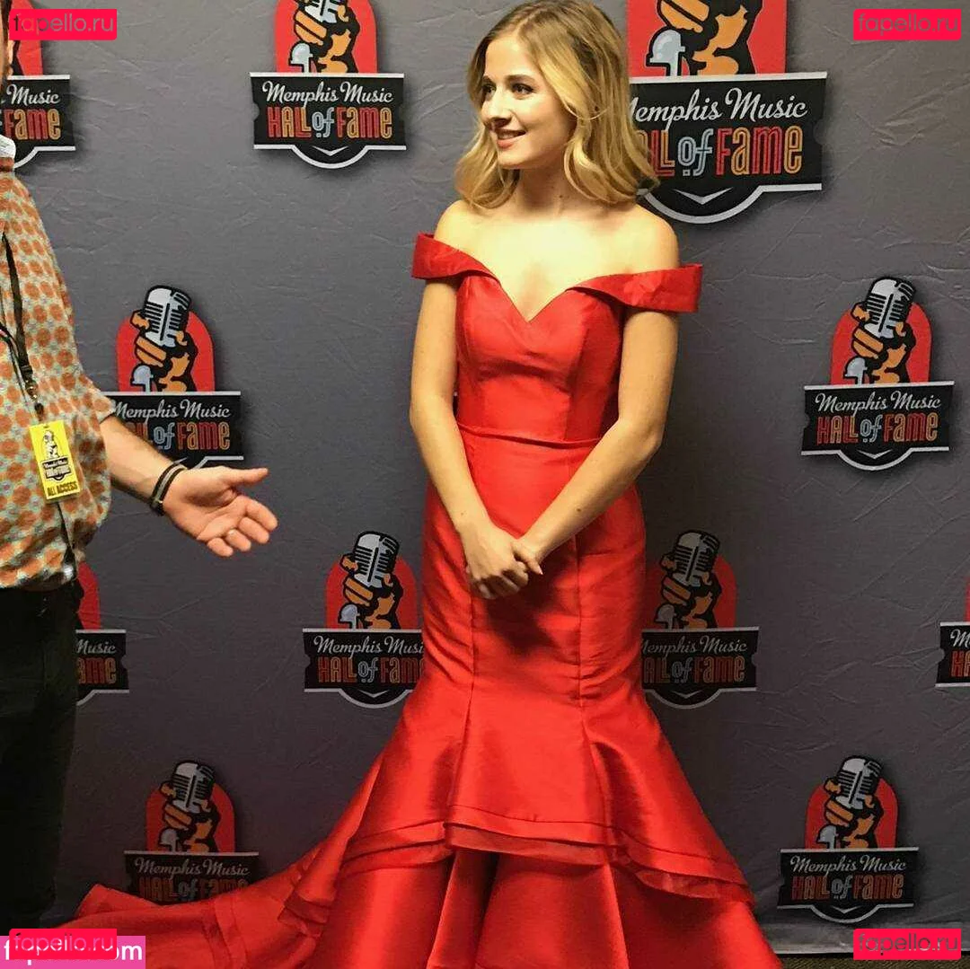 Jackie Evancho Onlyfans Photo Gallery 