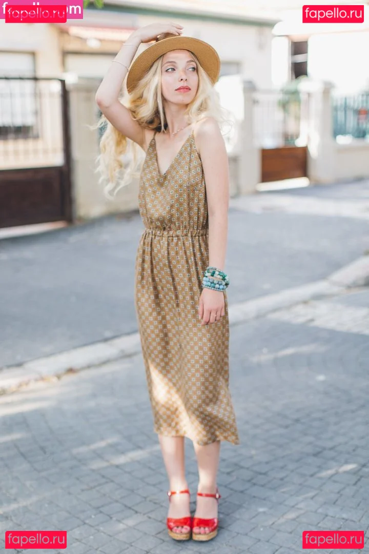 amina.blue Onlyfans Photo Gallery 