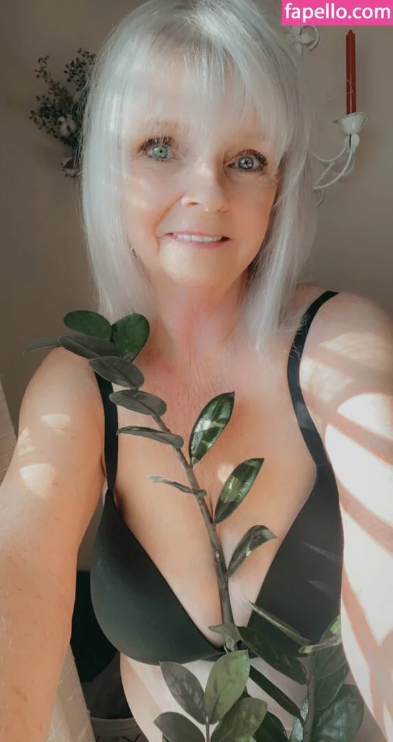 Salsa Nanny Onlyfans Photo Gallery 