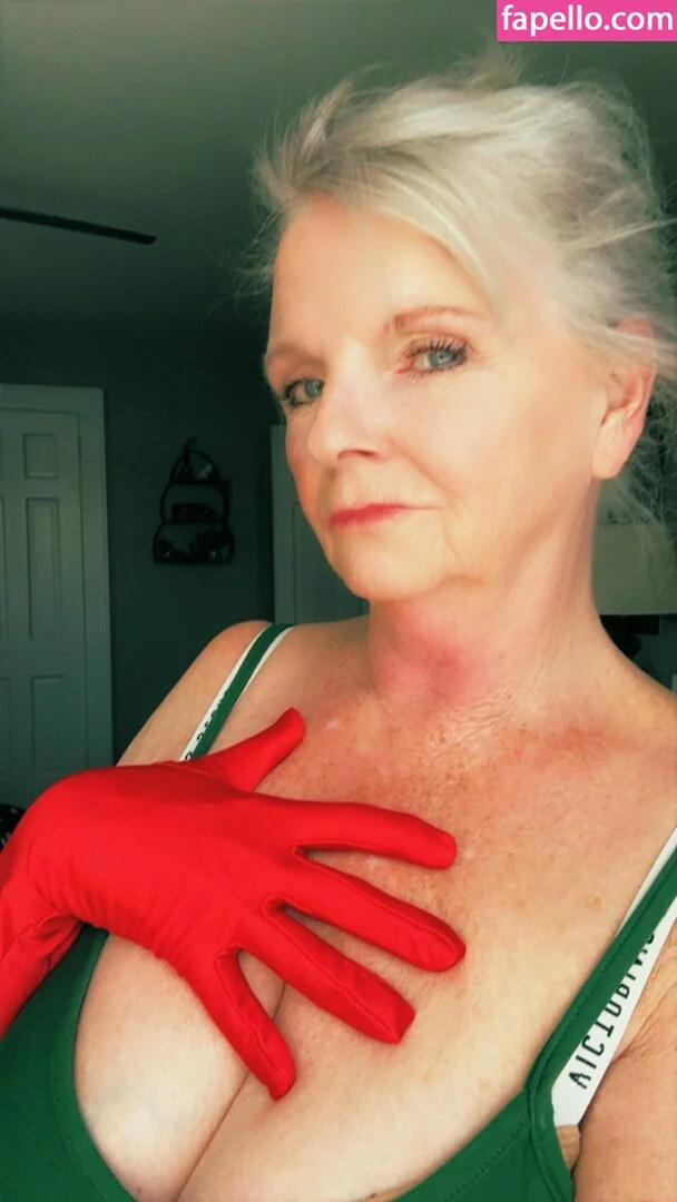 Salsa Nanny Onlyfans Photo Gallery 