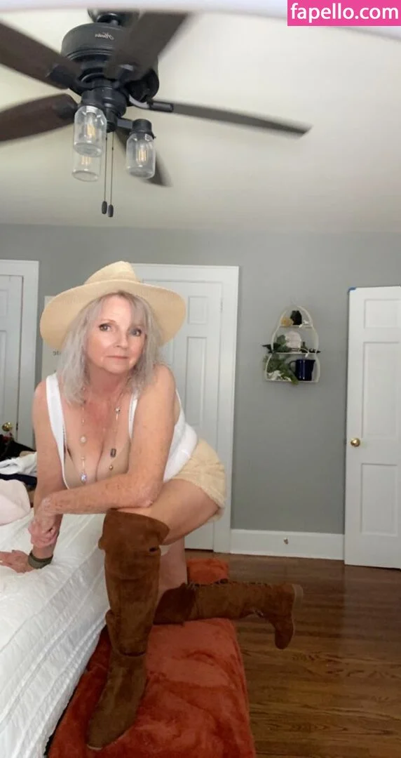 Salsa Nanny Onlyfans Photo Gallery 