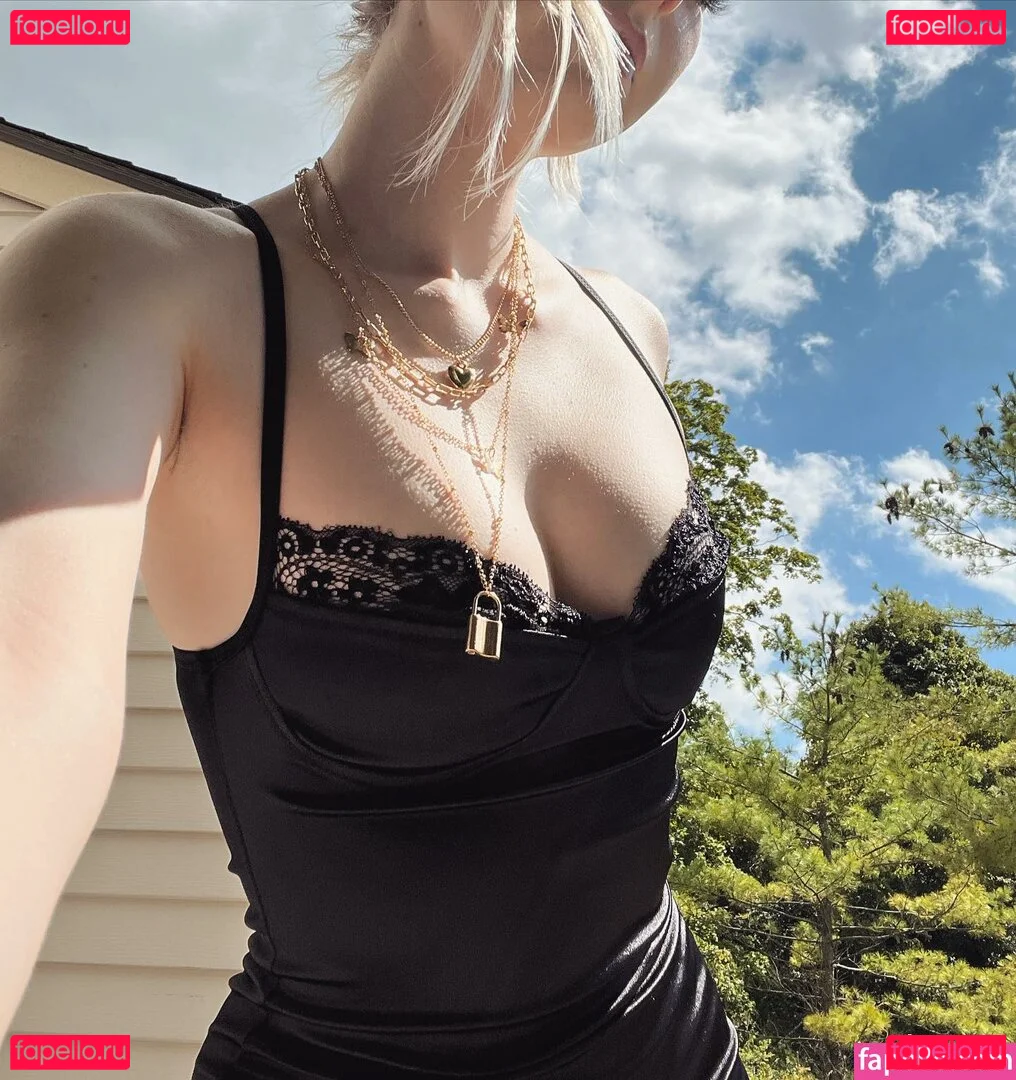 Vavandvoa Onlyfans Photo Gallery 